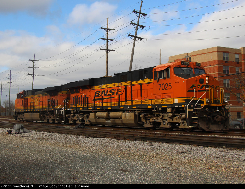 BNSF 7025